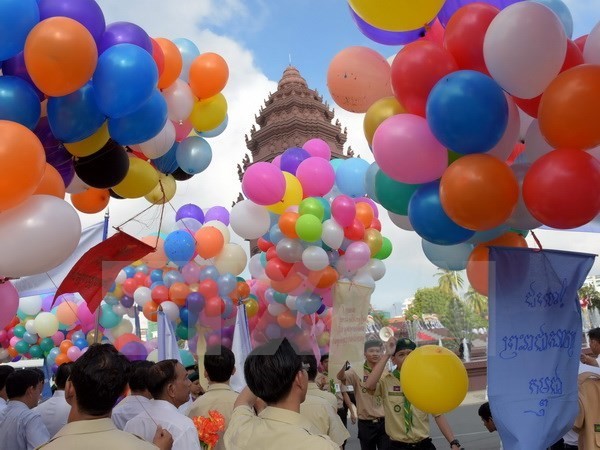 Scene at the ceremony marking Cambodia's 63rd Independence Day (Photo: AFP/VNA)