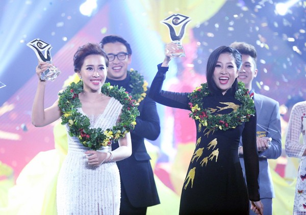 Ha Trinh (L) and Phung Yen