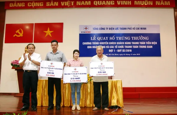 Khuyến khích thanh toán tiền điện qua ngân hàng