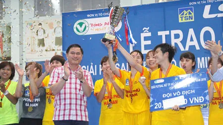 Phong Phú Hà Nam vô địch ảnh 1