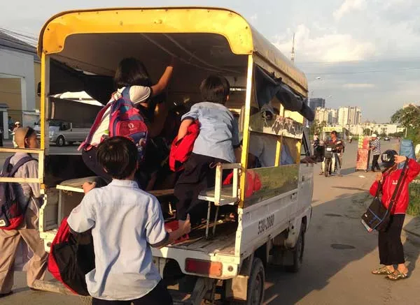 Không an tâm với xe đưa rước học sinh