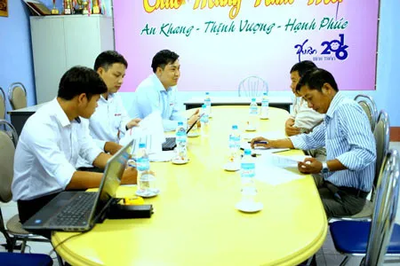 VPF làm việc với CLB Huế ảnh 1