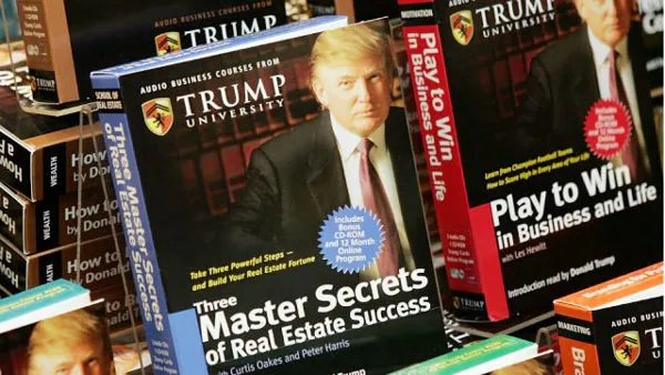 Donald Trump bồi thường 25 triệu USD trong vụ kiện Đại học Trump