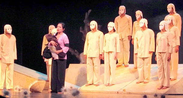 Liên hoan Quốc tế sân khấu thử nghiệm - Ngoại lấn át nội