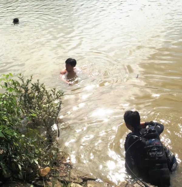 Tìm thấy thi thể 2 mẹ con mất tích trên sông Giồng Ông Tố