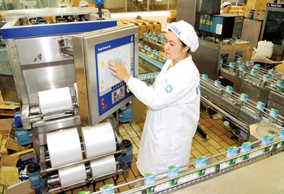 A production line of Vietnam Dairy Products Joint Stock Company, one of state owned enterprises that have been equitized successfully (Photo: SGGP)