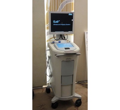 A machine was introduced at the summit (Photo: U. Phuong)