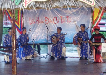 Cai luong singing contest aims to honor the traditional music that was recognized as UNESCO Intangible Cultural Heritage. (Photo: KK)