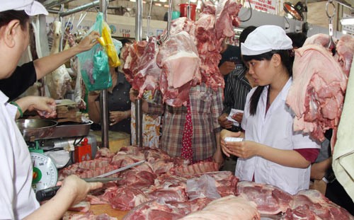 A pork stall meeting VietGap quality standards in Hoa Binh market, District 5, HCMC (Photo: SGGP)