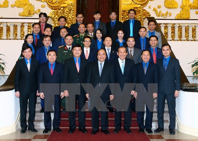 PM Nguyen Xuan Phuc and delegates (Source: VNA)