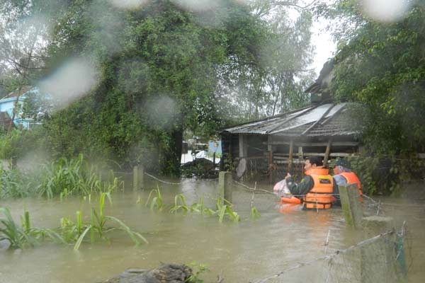 flooding hits central provinces