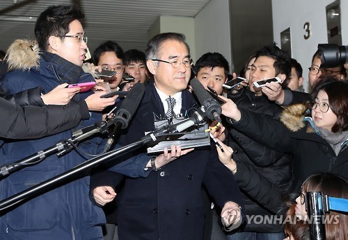 Kim Sang-yule, former senior presidential secretary for education and culture, arrives at the independent counsel's office for questioning in southern Seoul on Dec. 28, 2016. There have been suspicions that the presidential office Cheong Wa Dae created a blacklist of cultural figures who are critical of the government. (Yonhap