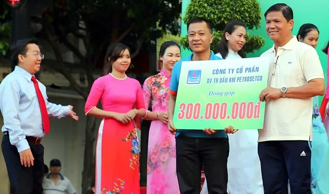 Hạnh phúc là biết sẻ chia