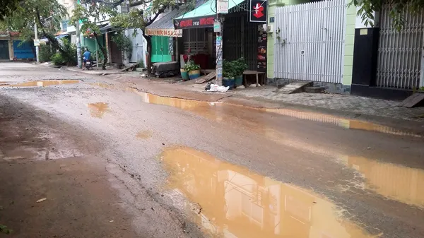 Đường hư nặng nhưng không được sửa