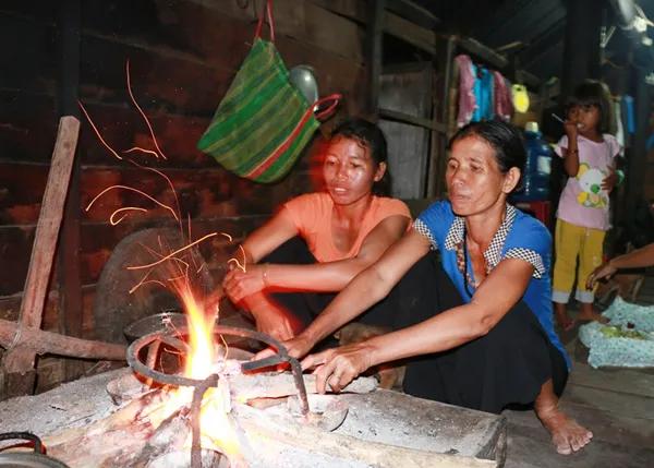 Nỗi buồn sau tục “bắt chồng”