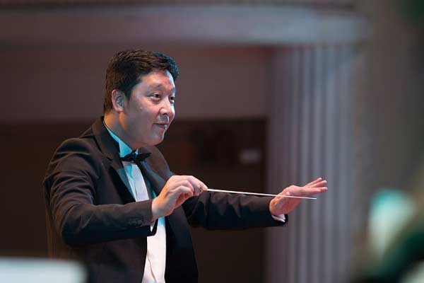 Conductor Le Phi Phi