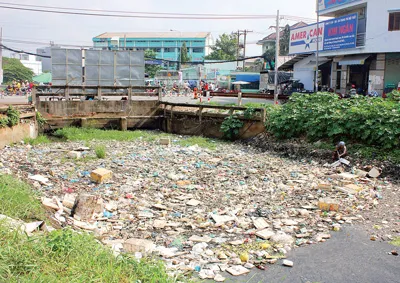 Xử lý việc xả thải gây ô nhiễm môi trường