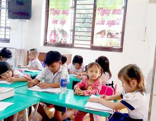 Trường học của 200 trẻ em hộ nghèo