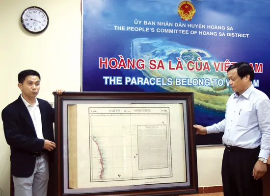Tiếp nhận bản đồ quý hiếm có giá trị pháp lý về Hoàng Sa