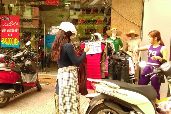 Sắm tết, cẩn thận với hàng “VNXK”