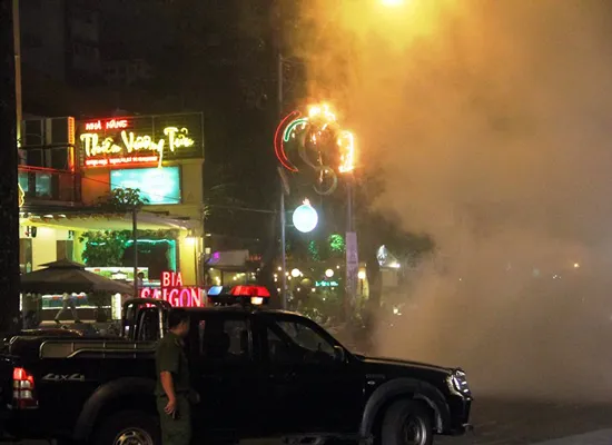 Cháy đèn trang trí ở trung tâm Sài Gòn