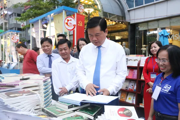 Thành phố mang tên Bác – Khát vọng ngời sáng ảnh 15