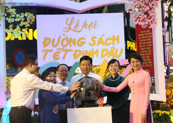 Thành phố mang tên Bác – Khát vọng ngời sáng ảnh 16