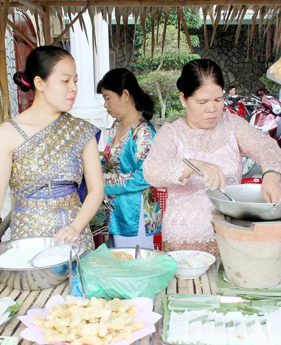 Hương sắc xuân miệt vườn