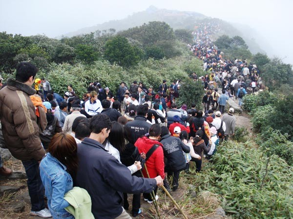 Buddhist monks, pilgrims and tourists flocked to Yen Tu historical site.