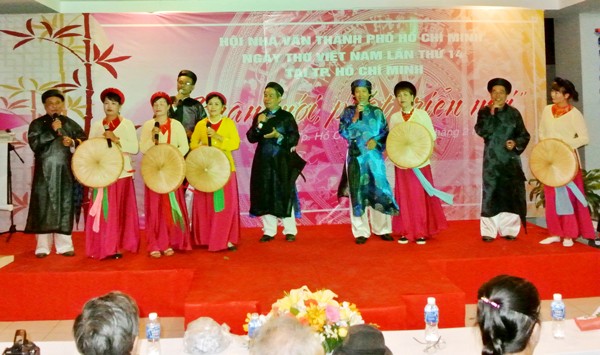 An art perfromance in the 14th Vietnam Poetry Day in HCM City