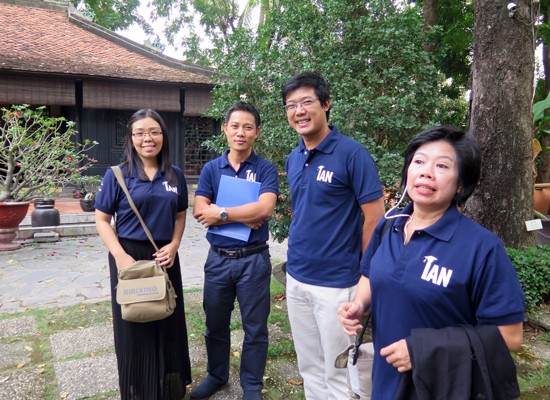 Overseas Vietnamese and abroad Vietnamese students at the meeting in HCMC on February 9th (Photo: SGGP)