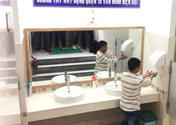 The new toilet in District 10 (Photo: SGGP)