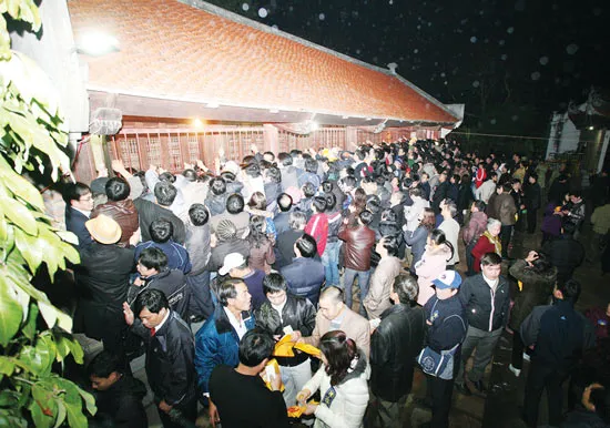 Bộ Công thương làm rõ vụ việc cán bộ đi lễ chùa trong giờ làm