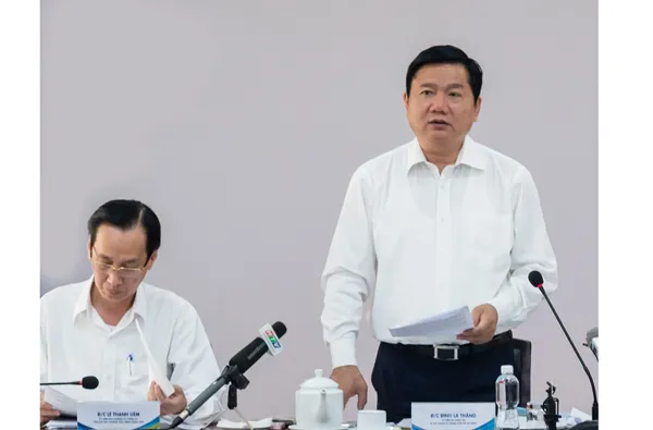 Yêu cầu hộ khẩu sao thu hút được nhân tài?