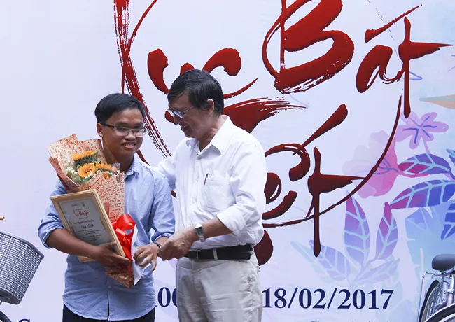 Sinh viên năm 4 đoạt giải nhất cuộc thi thơ Lục bát