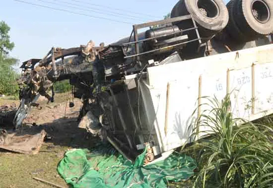 Tàu hỏa tông ô tô, 3 người thiệt mạng ảnh 3