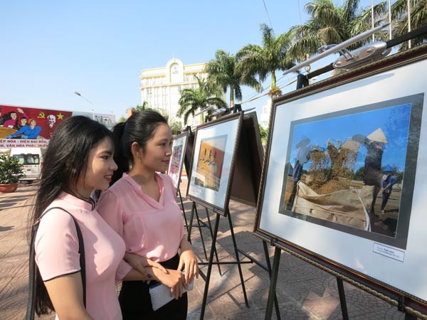 An exhibition about coffee and Central Highlands Gong Culture