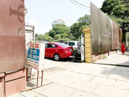 An undeveloped project in Le Thanh Ton, Le Loi, Nguyen Trung Truc streets, district 1 (Photo: SGGP)