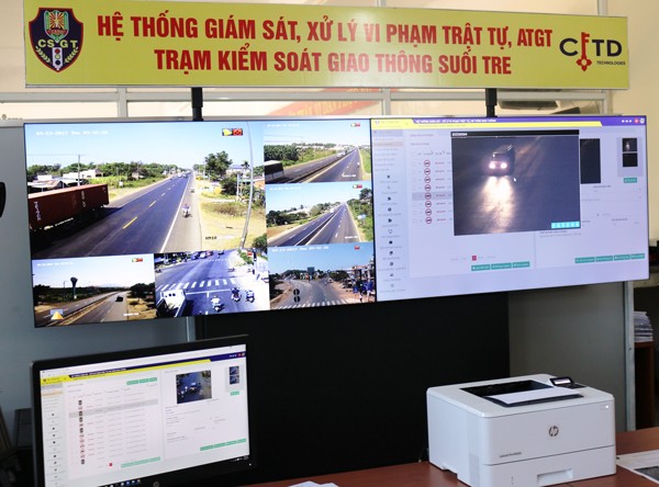 Cameras are connected with computers in police stations in provinces and districts (Photo: SGGP)
