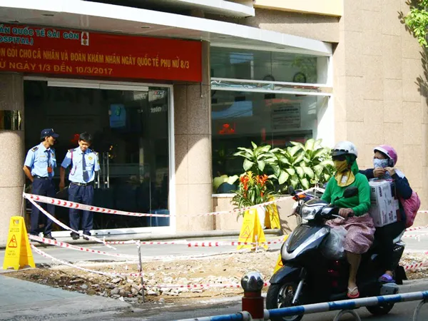 Nhiều người dân quận 1 trả vỉa hè, đường thông thoáng hơn ảnh 9