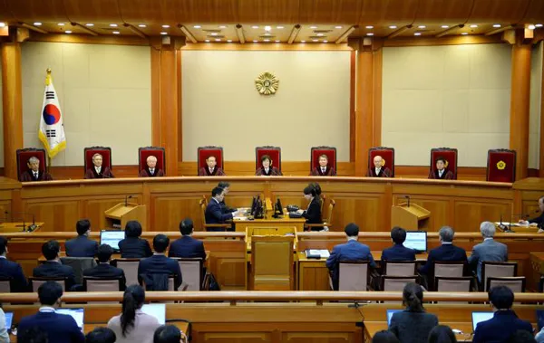 Tổng thống Hàn Quốc Park Geun-hye bị phế truất ảnh 1