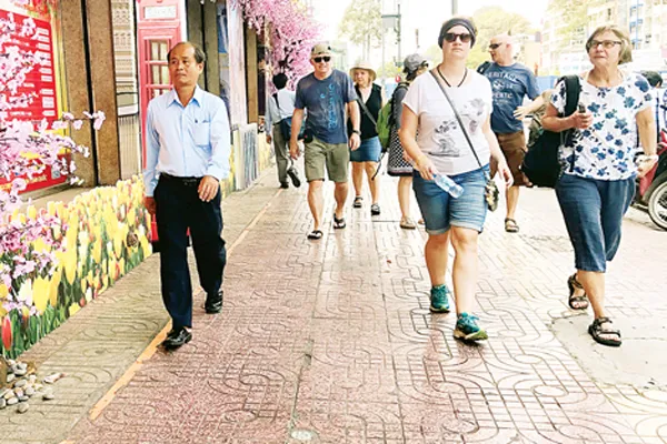 Nghiên cứu hỗ trợ người bán hàng rong kinh doanh qua mạng ảnh 1