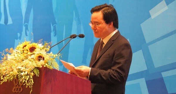 Minister of Education and Training Phung Xuan Nha speaks at the closing ceremony of ASEM