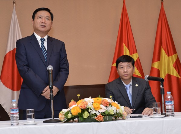 Secretary of the HCMC Party Committee Dinh La Thang states while visiting the Vietnamese Embassy in Japan on April 6 (Photo: SGGP)