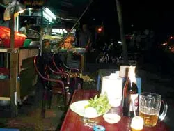 Tản mạn quán khuya