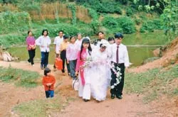 Dưới đỉnh Pắc Moòng