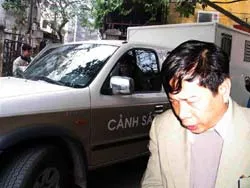 Thêm một cán bộ công an bị tố cáo nhận 20.000 USD