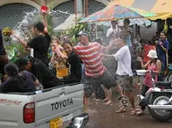 Đón Tết Lào tại Viêng Chăn ảnh 1