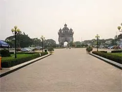 Hồi ức một chuyến sang Lào ảnh 2