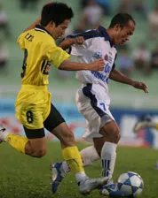 Dồn dập những bản hợp đồng mới ảnh 1